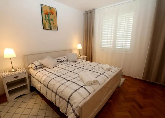 Διαμέρισμα Mira Lapad *