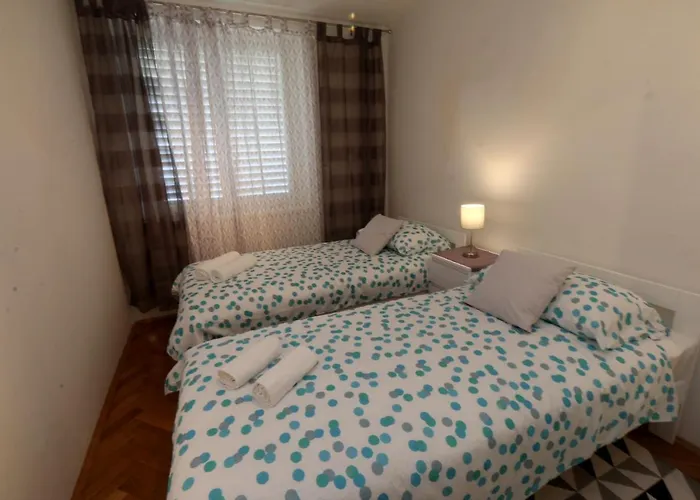 Apartment Mira Lapad