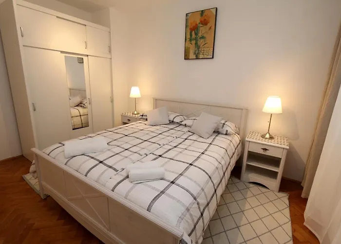 Mira Lapad
