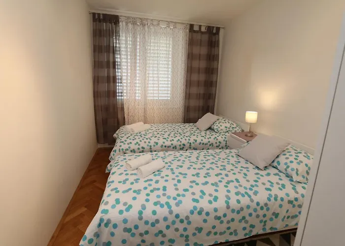 Mira Lapad דוברובניק